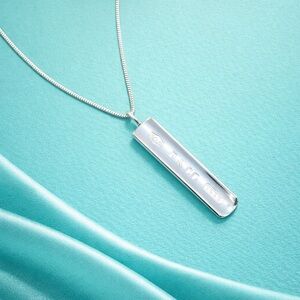 Tiffany & Co.
1837 Bar Pendant Necklace Sterling Silver
